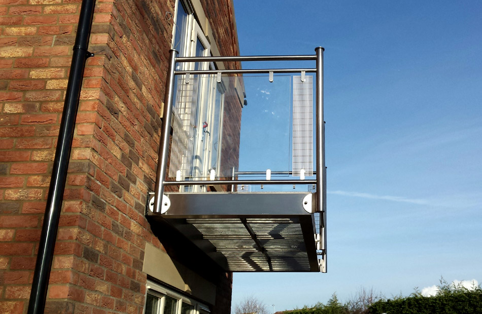 Feature Staircase & Balconies / Internal & External Stainless Steel
